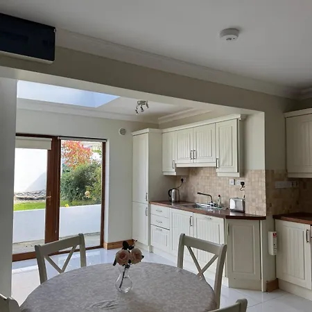 Town Centre Escape With Croagh Patrick View Sleeps 4 펜션 웨스트포트