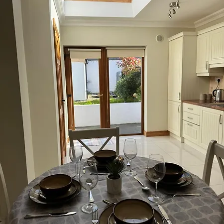 펜션 Town Centre Escape With Croagh Patrick View Sleeps 4 *