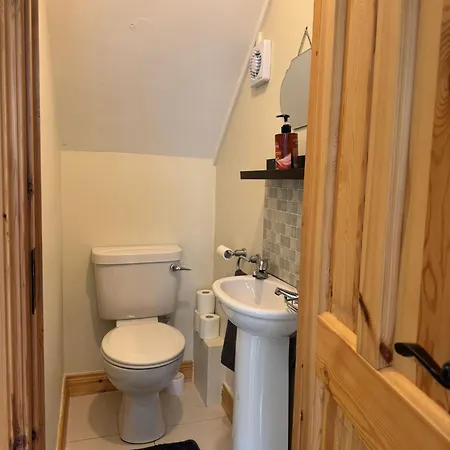 Town Centre Escape With Croagh Patrick View Sleeps 4 펜션 *