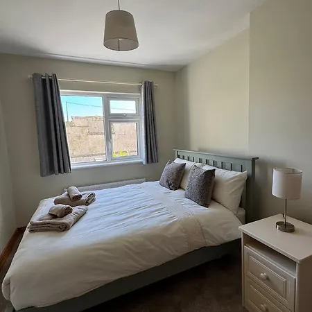 펜션 Town Centre Escape With Croagh Patrick View Sleeps 4 *